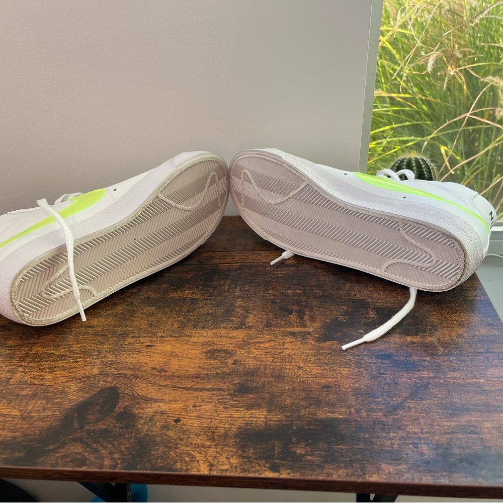 NEW, WOT…Nike White and Neon Green Women's or Men’s Shoes